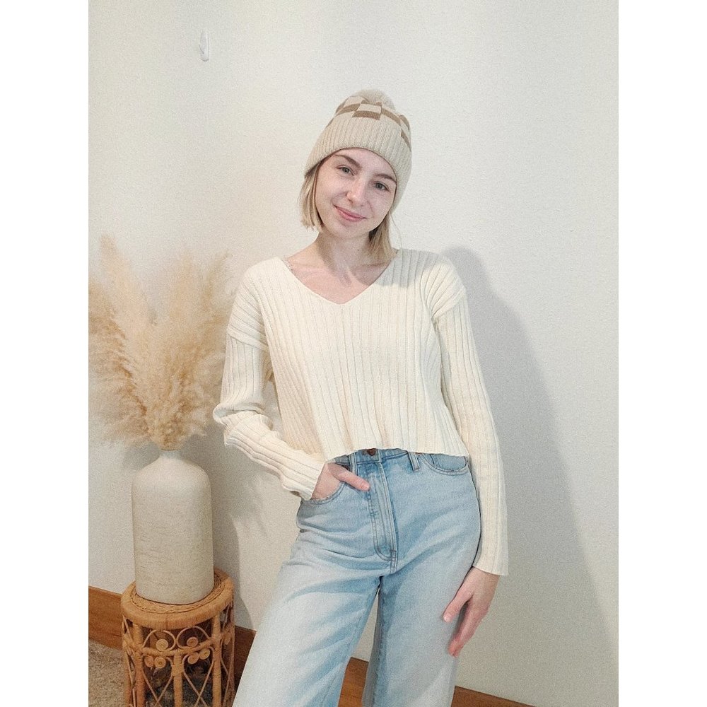 Abound Cream V-Neck Sweater Soft Knit Relaxed Fit